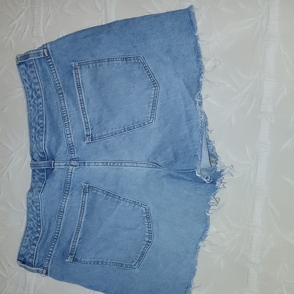 Universal Thread Jean Shorts - Picture 2 of 6